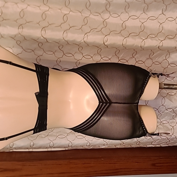 Victoria's Secret Sexy Slip with Garters. 34B EUC - Picture 3 of 8